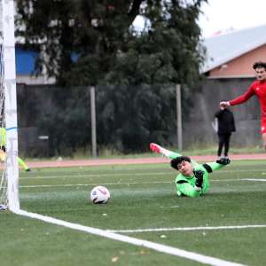 de rinaldis  nascosta  ha appena calciato la palla che finira in porta per il 3