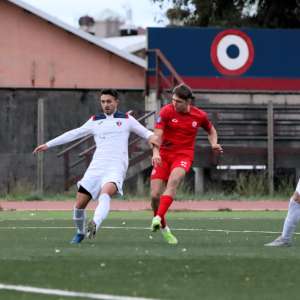 hrom calcia da dentro l area sfiorando il palo alla sinistra del portiere del vado